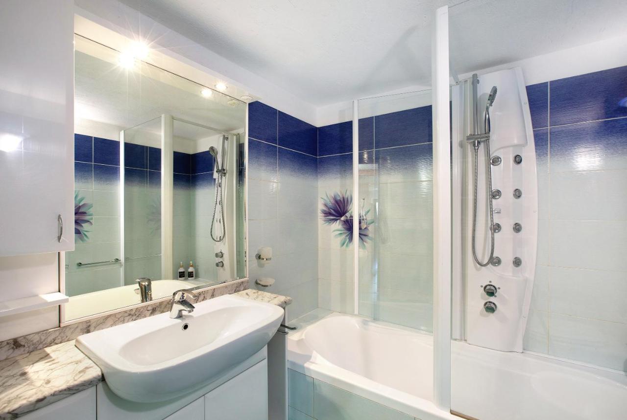 Chalet Vista Monte Bianco ลาซัลเล ภายนอก รูปภาพ