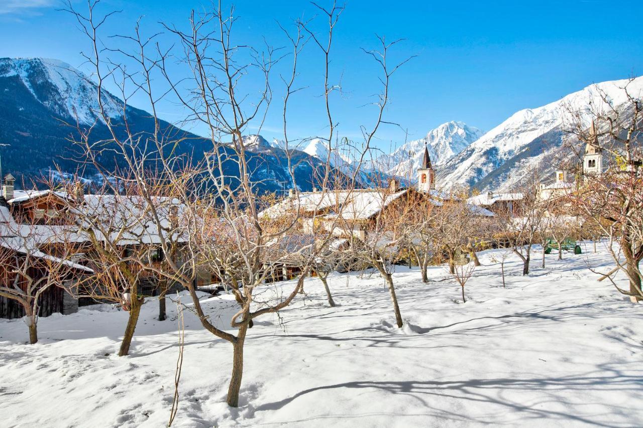 Chalet Vista Monte Bianco ลาซัลเล ภายนอก รูปภาพ