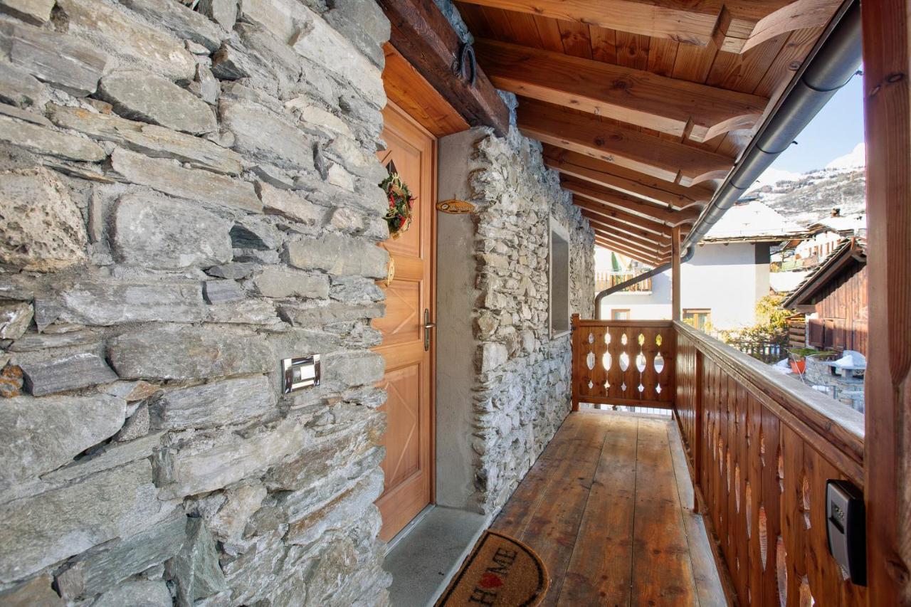 Chalet Vista Monte Bianco ลาซัลเล ภายนอก รูปภาพ
