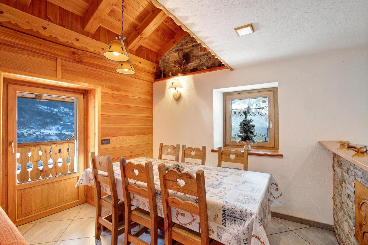 Chalet Vista Monte Bianco ลาซัลเล ภายนอก รูปภาพ