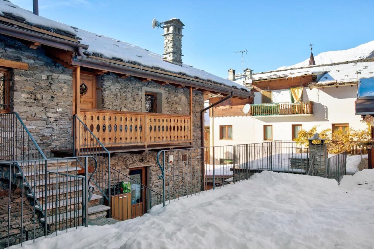 Chalet Vista Monte Bianco ลาซัลเล ภายนอก รูปภาพ